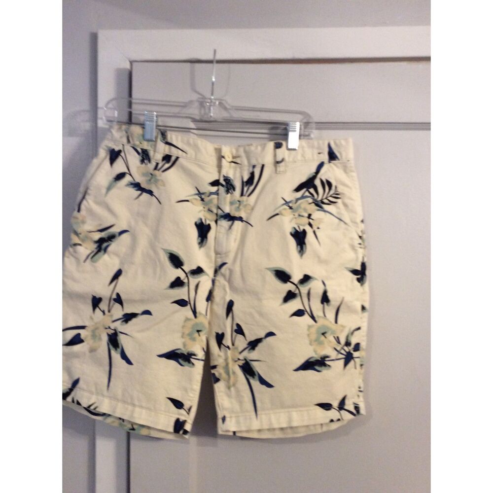 RCVA Nature Industry Tropical Floral Shorts VNC Size 34 Mens